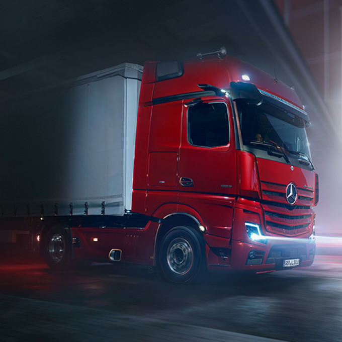 actros l new standards in the premium segment of long haul trucks 940 02 v2