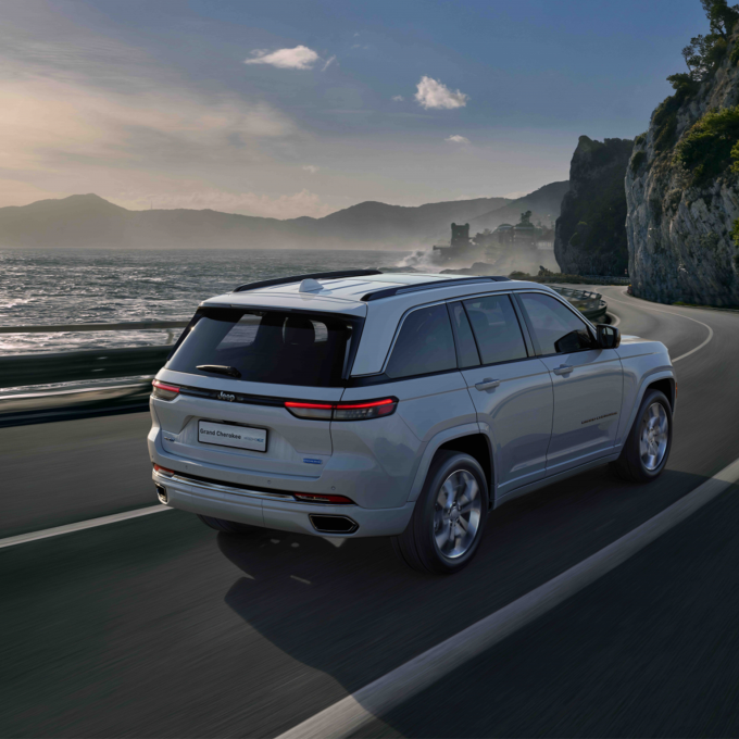 Gallery grand cherokee4