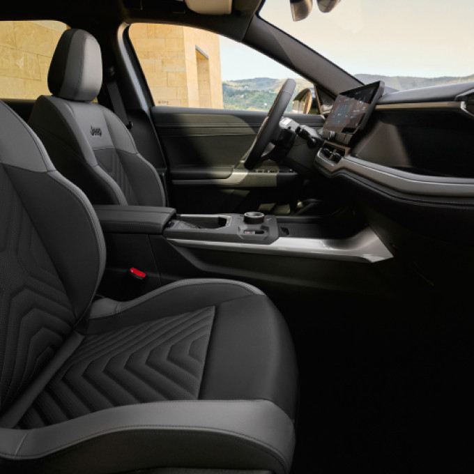 JEEP COMPASS J4U BEV MY26 1000x500 FULL VINYL SEATS