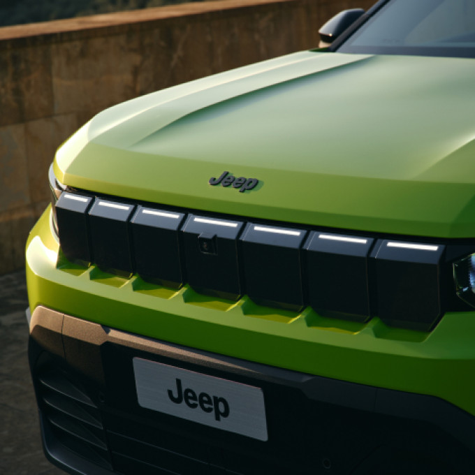 JEEP COMPASS J4U BEV MY26 640X480 NEW 7 SLOT GRILLE