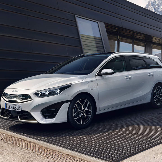 kia ceed sportswagon phev my22 34 front