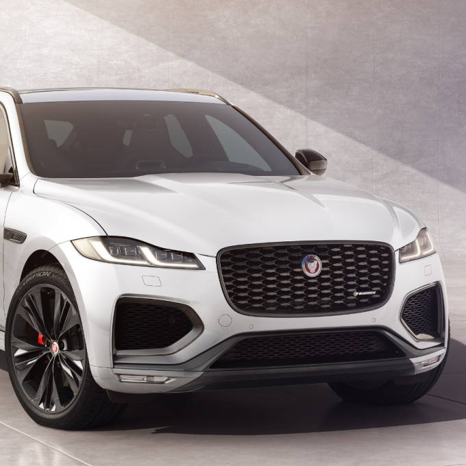 F PACE 900x1200 v3