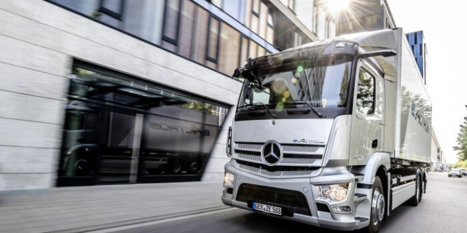 World premiere of the new eActros v2