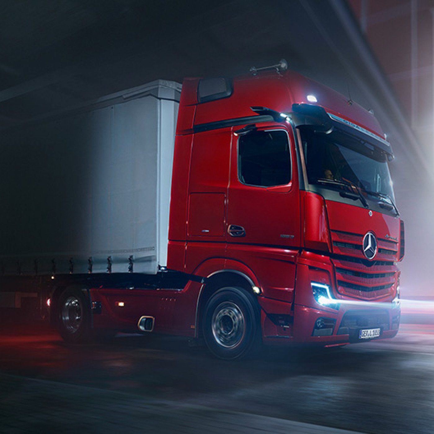 actros l new standards in the premium segment of long haul trucks 940 02