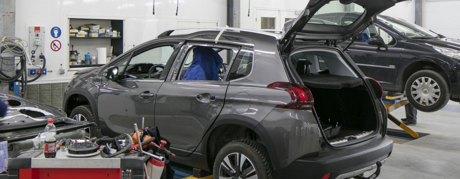 Slider Carrosserie Van Mossel Belgie Hasselt FillWzIwMDAsNjY3XQ