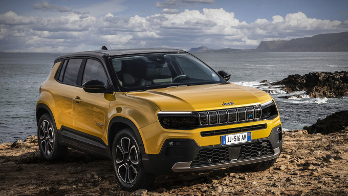 2023 jeep avenger 01