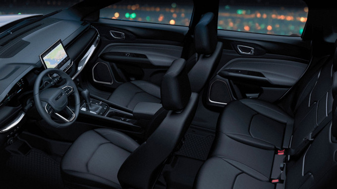 INTERIOR 2000x1125 v2