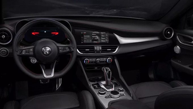 INTERIOR Guilia 2000x1125