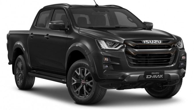Medium EU LHD Crew Cab RBE Front with Accessories Onyx Black Mica