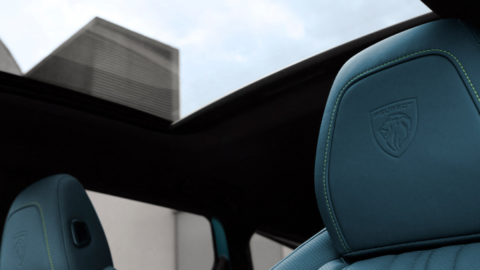 PEUGEOT 308SWPHEV 2106STYP 122 min.jpg