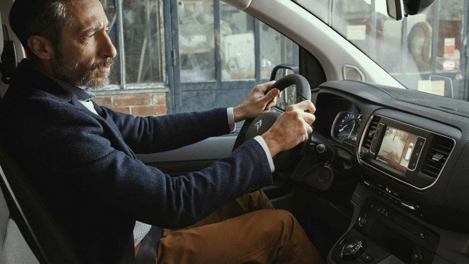 e Jumpy INTERIOR