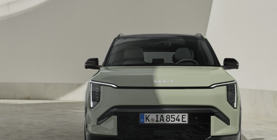 EV3 GTL MY25 Image PreLaunch FullFront 1x1 1